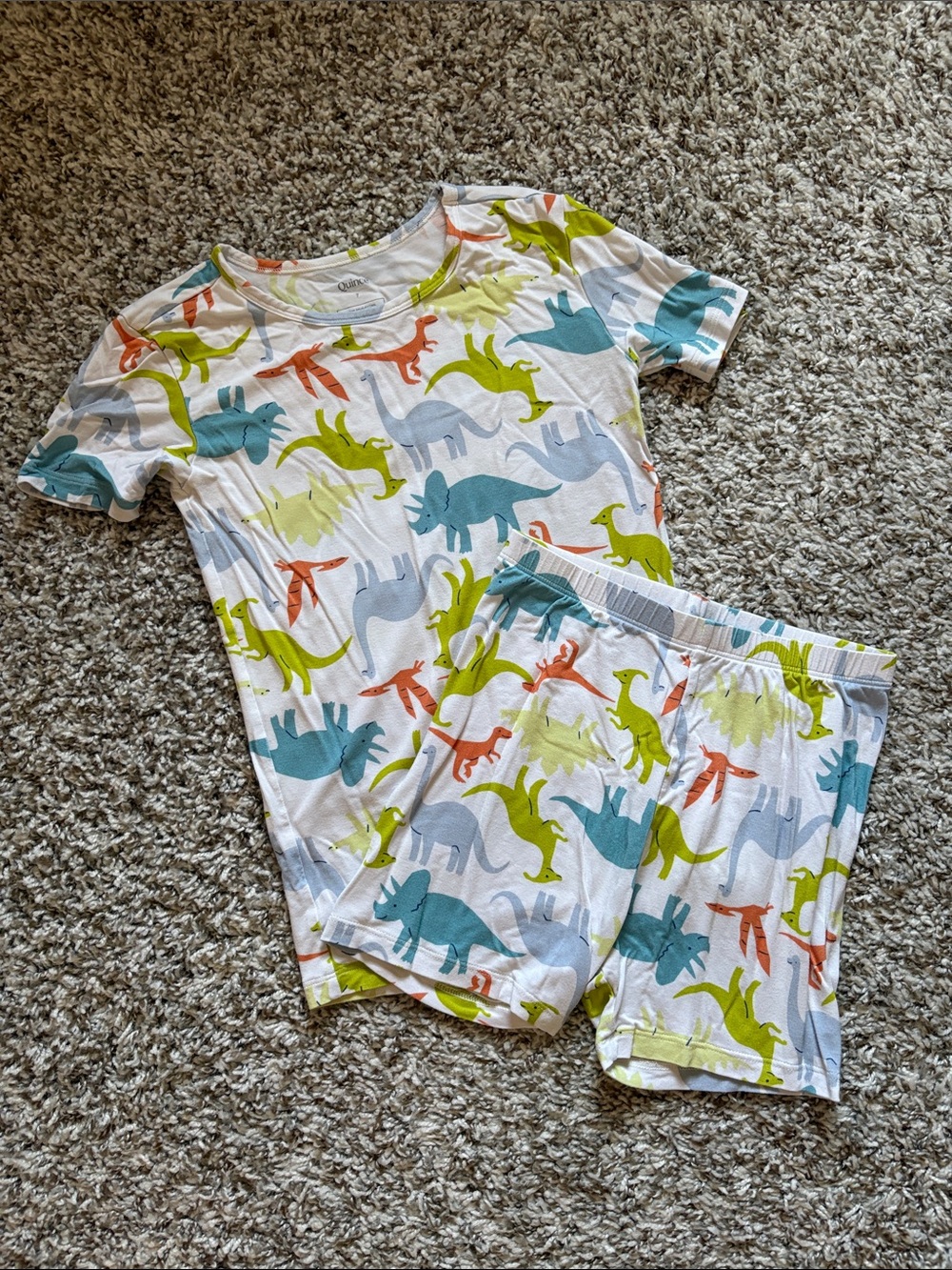 Quince size 7 VGUC Dinosaur Pajama Set with Blue, Green & Orange Dinosaurs
